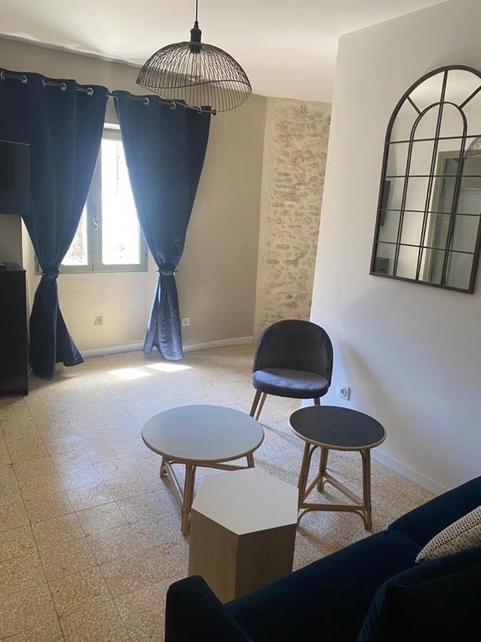 La Tour 2: Appart Neuf Au Coeur De La Petite Venise L'Isle-sur-la-Sorgue Bagian luar foto